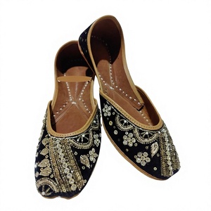 Fashionable Ladies Traditional Floral Pattern Genuine Leather Lace-Up Flat Heel Round <b>Toe</b> Durable Shoes - Product Image 2