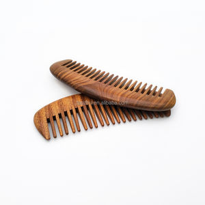 Peigne en bois de santal vert de première classe Peigne en bois précieux naturel à dents grossières - Product Image 4