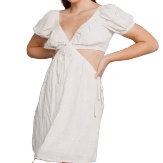 新しいスタイルのファッションサニーフィールズホワイト刺繍カットアウトドレス