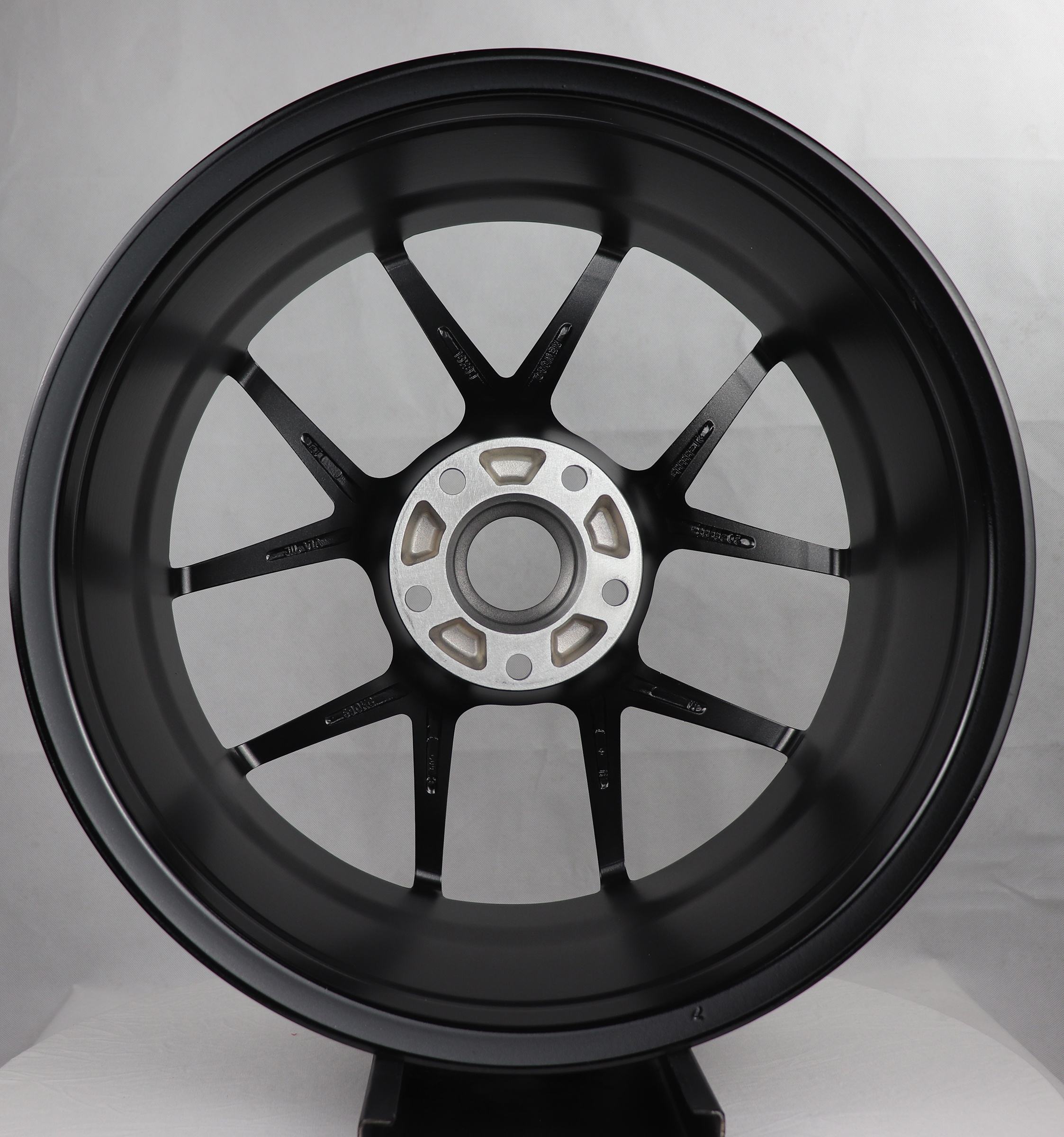 18 x 8円型無煙炭ホイール/リムボルトパターン (5 x 114.3) オフセット (35) ハブボア (72.6) 部品番号 (517-880-6535 AP) ホイール 4本セット 20x9敵対的H113レイジ8x180 0クロームホイールリム
