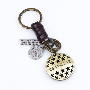 Llavero Metálico de las Doce Constelaciones, Signos del Zodiaco en Relieve, Cordón de Cuero, Venta al Por Mayor - Product Image 4
