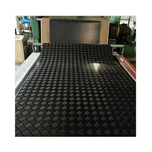 Hot Sale Animal Non-slip Rubber Mat for Livestock Horse Cow Pigs Rubber Tile Rubber Flooring Mats Horse Stall Matting