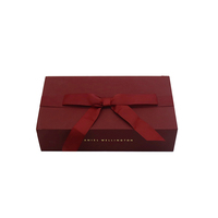 Logo personnalisé noeud papillon couvercle magnétique rectangle boîte rigide cadeau boîte d'emballage avec fausse fleur décoration