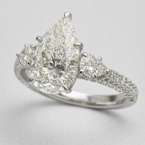 Anillo de platino con diamantes para mujer con sofisticada artesanía y un aspecto elegante para joyería de boda y uso diario. - Product Image 2