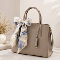 Écharpe en soie de luxe personnalisée pour femme, fine, longue et étroite, utilisable comme ruban pour cheveux, breloque de sac ou foulard pour queue de cheval