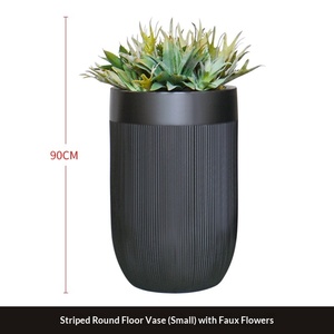 Grand vase cylindrique rayé en fibre de verre sur pied, décoration moderne pour la maison et l'hôtel, pot à fleurs pour plantes vertes - Product Image 1