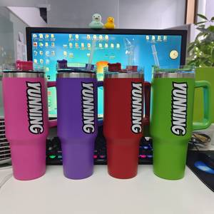 Vaso Térmico de Acero Inoxidable con Aislamiento al Vacío, Tapa con Asa y Pajitas, Rendimiento Térmico de 12-24 Horas para Uso en el Automóvil - Product Image 5