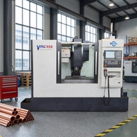 Tour CNC vertical à deux axes de taille moyenne, robuste, VMC650, système de commande FANUC pour équipement d'usinage de haute précision