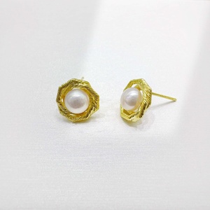 wholesale plata 925 sterling silver Romantic Pearl Stud Earring Everyday gold plated hypoallergenic dainty handmade earrings - Product Image 2