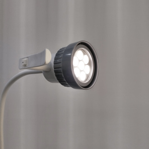 Lampu operasi <span class=keywords><strong>LED</strong></span> medis, lampu pemeriksaan tanpa bayangan, lampu operasi Gyn T pasien luar ruangan vertikal dapat disesuaikan - Product Image 3