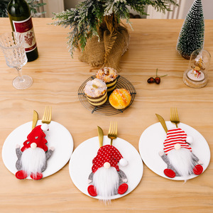 Décorations de Noël créatives, ensemble de couteau et fourchette de poupée <span class=keywords><strong>sans</strong></span> <span class=keywords><strong>visage</strong></span> de dessin animé, accessoires d'habillage de table avec un sac de fourchette de couteau créatif - Product Image 1