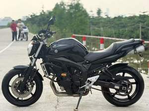 Yamaha FZ6N King: Prestazioni Ottimali, EFI, Raffreddamento a Liquido, 600cc, Controllo Flessibile, Modifica del Suono di Scarico, Colore Invincibile - Product Image 6