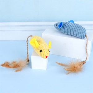 Ingrosso Topo Giocattolo Interattivo per Gatti con Erba Gatta, in Legno, con Piuma e Peluche, <span class=keywords><strong>2</strong></span> Colori - Product Image 4