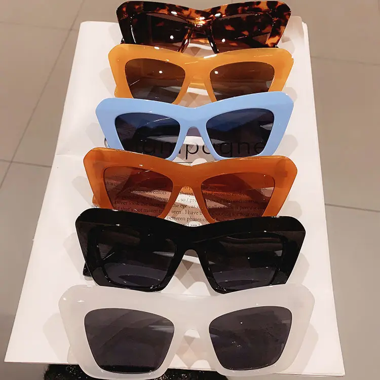 ZHIHENG Retro Women Sunglasses 2022 Metal Hinge Shades Vintage Triangle Cat Eye Sunglasses