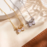 Collier pendentif cœur avec nœud papillon pour femme - Chaîne ras du cou en zircon cubique de luxe léger, bijou de mode polyvalent, cadeau pour elle