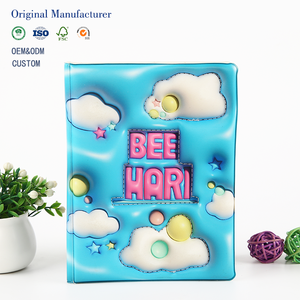 สมุดโน้ตนักเรียนแบบหนา A5 ลายเมฆ 3 มิติ ป้องกันน้ำ ปิดผนึกอย่างดี พร้อมโลโก้สั่งทำได้  วัสดุผ้า PP  ของขวัญสุดสร้างสรรค์ - Product Image 1