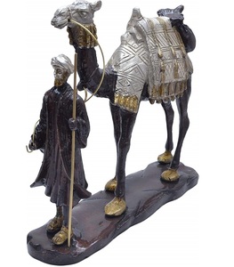 Estatua de Latón Hecha a Mano del Comerciante Habibi de Arabia, Elegante Figura Decorativa para el Hogar y la Oficina - Product Image 1