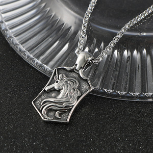 Collier pendentif licorne en acier inoxydable, forme d'écusson, bijoux de mode pour hommes SP1028 - Product Image 4