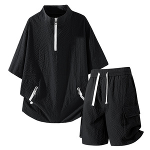 Conjunto deportivo de verano para hombre de seda helada, holgado, con media cremallera, camiseta polo de manga corta y pantalones cortos - Product Image 1