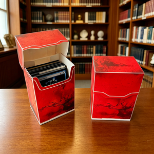 Caja de Cartas TCG de PVC Resistente, Ligera e Impermeable para Cartas de Juego Coleccionables, Disponible en Stock - Product Image 4