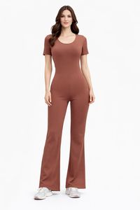 Tuta intera da donna marrone a maniche corte con scollo rotondo, in maglia, lunghezza intera, con tessuto elasticizzato per abbigliamento sportivo - Product Image 1