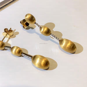 Boucles d'oreilles clous de luxe GEMLOVE en or 18 carats avec diamant rond de 0,096 carat cultivé en laboratoire pour fiançailles, mariage et occasions spéciales - Product Image 4