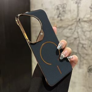 2025 trường hợp điện thoại thời trang mới với mô hình chải và nút kim loại mạ điện với chức năng hút từ tính cho <span class=keywords><strong>iPhone</strong></span> - Product Image 2