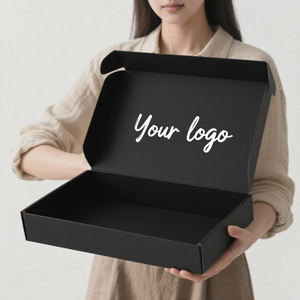 Scatole <span class=keywords><strong>per</strong></span> <span class=keywords><strong>Spedizione</strong></span> Abbigliamento in Cartone Ondulato Ecologiche con Stampa Logo Personalizzata, Laminazione Lucida/Opaca, Colore Nero - Product Image 2
