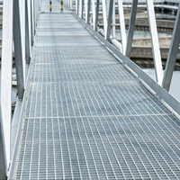 Marches d'escalier galvanisées sur mesure, caillebotis à verrouillage par pression