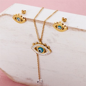 Ensemble collier et boucles d'oreilles œil porte-bonheur en cristal plaqué or 18 carats pour femme - Mariage, fiançailles, anniversaire, fête - Product Image 4