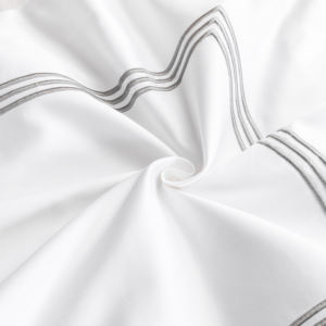 Katoenen Beddengoed 300tc Borduurwerk Laken Set Wit Zijdeachtig Wit Bed Laken Borduurwerk Beddengoed Set - Product Image 4