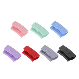 Silicone Pot Handles Heat Resistant Oven Microwave Hand <b>Clips</b> Kitchen Non Slip Air Fryer Grip <b>Tool</b> - Product Image 4