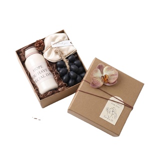 Coffret Cadeau Minimaliste : Bouteille d'Eau et Savon – Idéal pour Mariage, Demoiselle d'Honneur, Cadeau d'Invité, Anniversaire, Souvenir d'Entreprise - Product Image 1