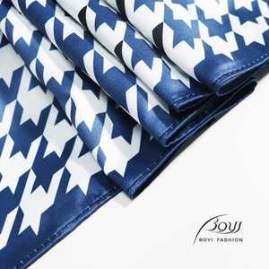 Bufanda Profesional 100% Seda de Morera con Estampado de Leopardo para Uniformes de Bancos y Gestión de Activos, Elegante con Logotipo Personalizado, para Todas las Temporadas - Product Image 2