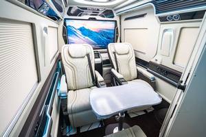 Conversion de MPV de luxe sur mesure, aménagement complet de l'intérieur avec sièges inclinables électriques, massage, ventilation, chauffage, kit d'éclairage ambiant - Product Image 3