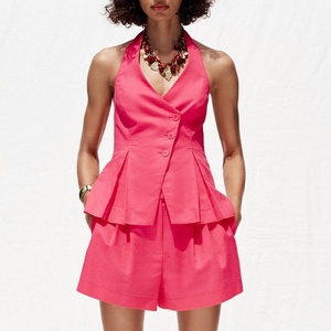 Conjunto de Dos Piezas de Lino 100% de Alta Calidad, Top Plisado con Cuello Halter y Pantalones Cortos Holgados, Estilo Playero, Venta Caliente de Fábrica - Product Image 3