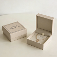Boîtes cadeaux en carton recyclable blanc, fermeture magnétique, design pliable, laminage mat, revêtement UV, épaisseur 2 mm, faible MOQ