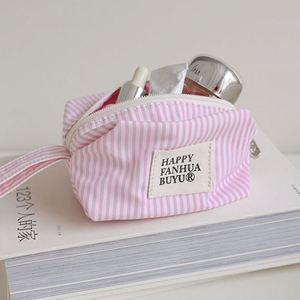 Bolsa de Maquillaje Cosmética de Lona Blanca con Cierre, de Alta Calidad, Grande, Ecológica, Libre de BPA, Certificada GOTS, Marca Privada - Product Image 5