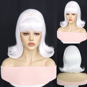 วิกผมสังเคราะห์สีขาว<span class=keywords><strong>ย้อน</strong></span><span class=keywords><strong>ยุค</strong></span>ใสมีความหนาแน่น130% <span class=keywords><strong>ผม</strong></span>ม้าด้านนอกเป็นลอนสไตล์วินเทจสำหรับผู้หญิงแฟชั่น - Product Image 5