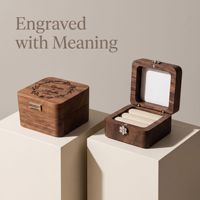 Boîte à bijoux portable en noyer noir gravée, faite à la main, pour bagues et fiançailles, vente en gros