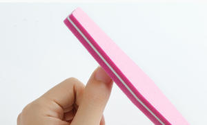 Fabrika sıcak satış tek kullanımlık tırnak tamponu kalın siyah EVA tırnak törpüsü tırnak bakımı için sünger ile - Product Image 4