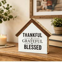 Panneau en bois rustique en forme de maison de ferme, avec inscription « Thankful Grateful Blessed », pour décoration de table, de cheminée ou d'étagère à la maison