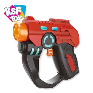 ปืนอวกาศของเล่นพลาสติก KSF Boys Funny Games แบบ 2 ชิ้น มีไฟและเสียง ใช้แบตเตอรี่ สำหรับเด็กอายุ 8-13 ปี - Product Image 1