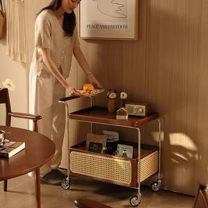 Carrito de Almacenamiento de Madera Maciza Estilo Vintage con Estante de Ratán, Carrito Móvil para Sala de Estar y Dormitorio - Product Image 4