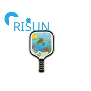 En gros, Broche émaillée de pickleball côtier avec logo personnalisé, mignonne, en métal émaillé, motif raquette de pickleball, épinglette de revers et badge pour sac à dos - Product Image 6