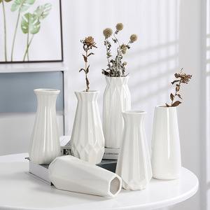 Vase en céramique créatif nordique blanc minimaliste avec fonction hydroponique pour la décoration de salon, exposition de fleurs séchées, vente en gros - Product Image 1