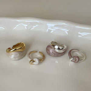 Bague ouverte à la mode de haute qualité plaquée or 18 carats avec blocage de couleur et glaçage, bague de mode individuelle - Product Image 4