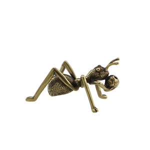 Ornamenti di formiche in ottone per realizzare vecchi oggetti di rame antichi con tappo di incenso. - Product Image 1