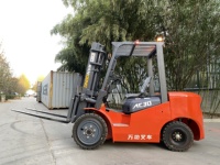 Chariot élévateur à fourche WGZN de 3 tonnes de capacité, alimenté par batterie 60V 180Ah, avec cadre de porte en acier 1480 et double vérin hydraulique