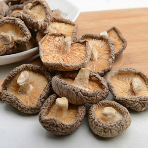 CHAMPIGNONS SHIITAKE SÉCHÉS BIO DE HAUTE QUALITÉ// Mme Reina// 2026 - Product Image 1
